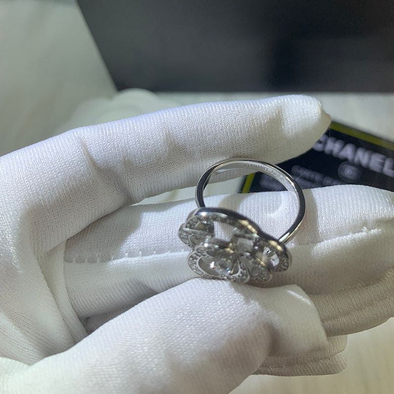 Chanel Fil De Camelia Ring - 18K White Gold