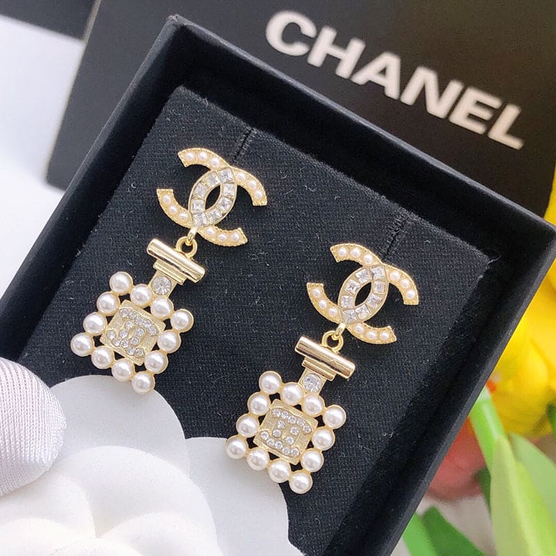 Chanel Pearl Shape Earrings - 18K Yellow Gold