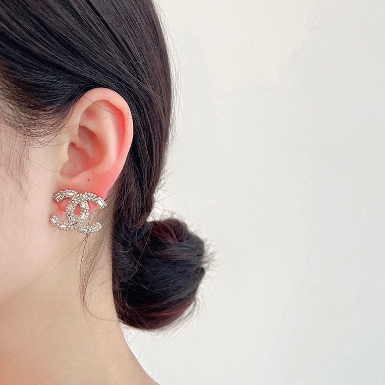 Chanel Push Back Earrings - 18K Yellow Gold