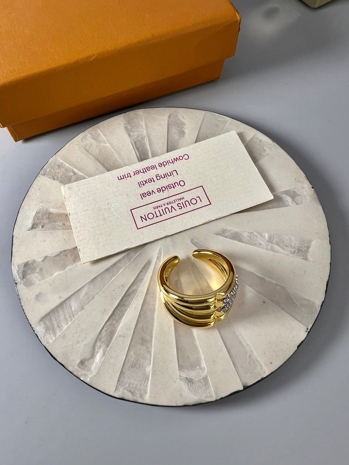 Louis Vuitton Volt Upside Down Diamond Ring - 18K Yellow Gold