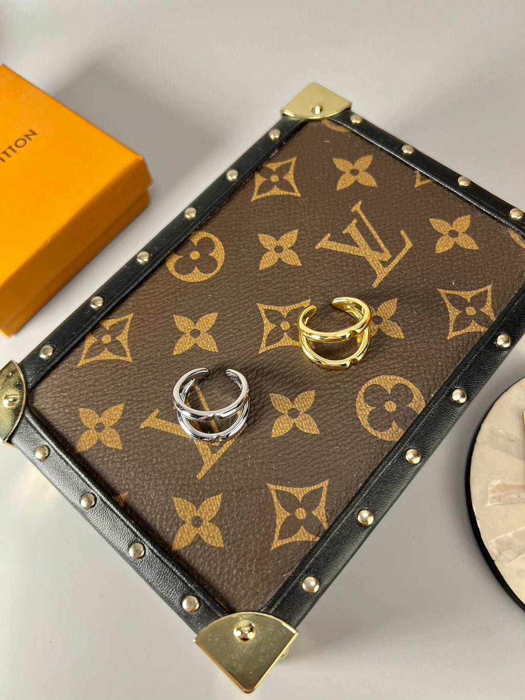 Louis Vuitton Volt Upside Down Ring - 18K Yellow Gold