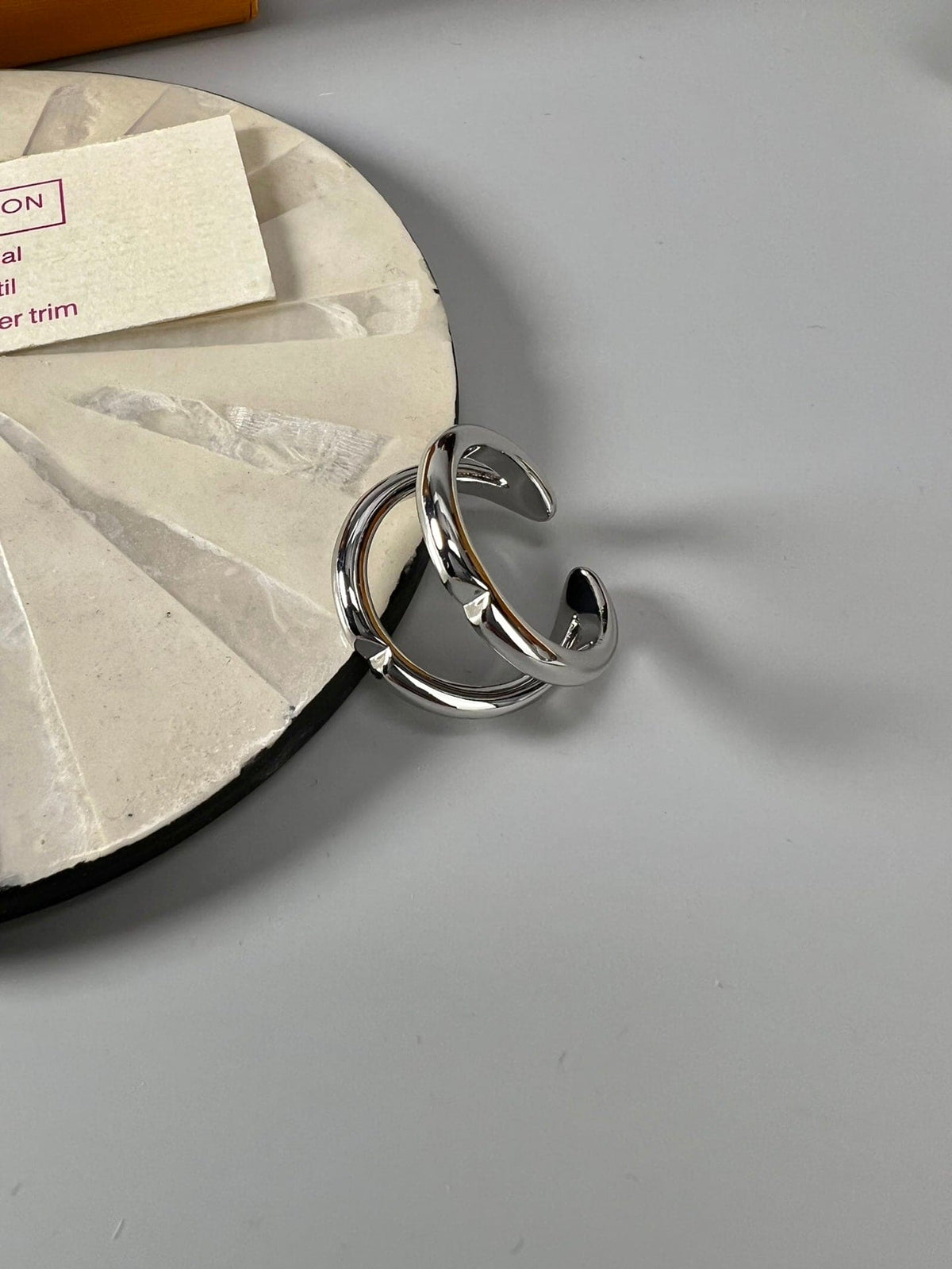 Louis Vuitton Volt Upside Down Ring - 18K Yellow Gold