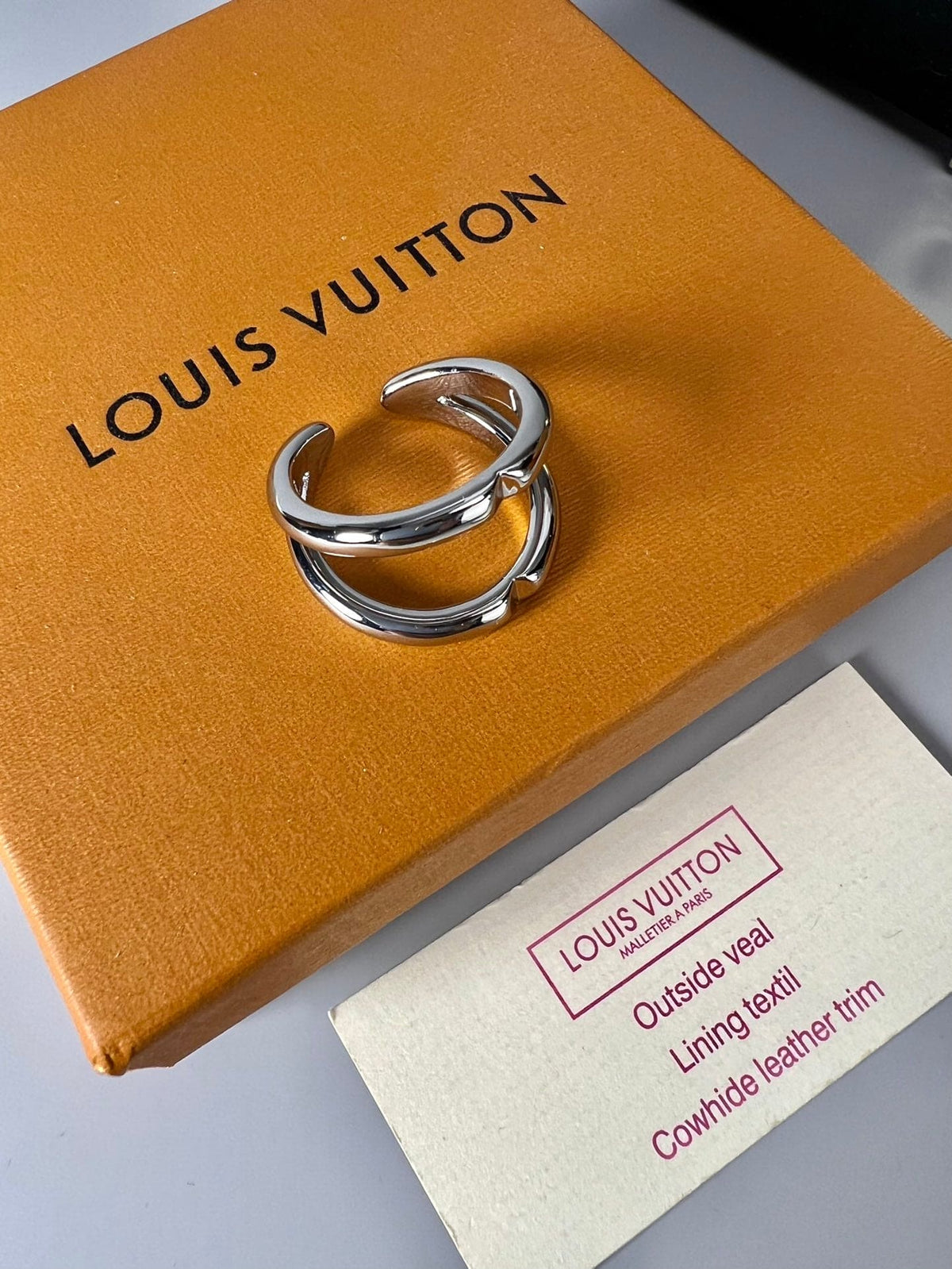 Louis Vuitton Volt Upside Down Ring - 18K Yellow Gold