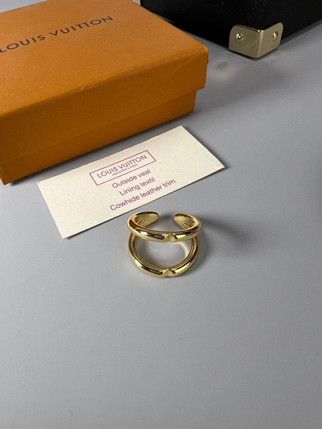 Louis Vuitton Volt Upside Down Ring - 18K Yellow Gold