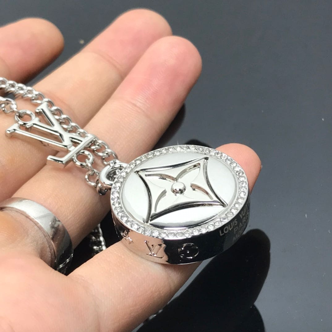 Louis Vuitton Catch Necklace