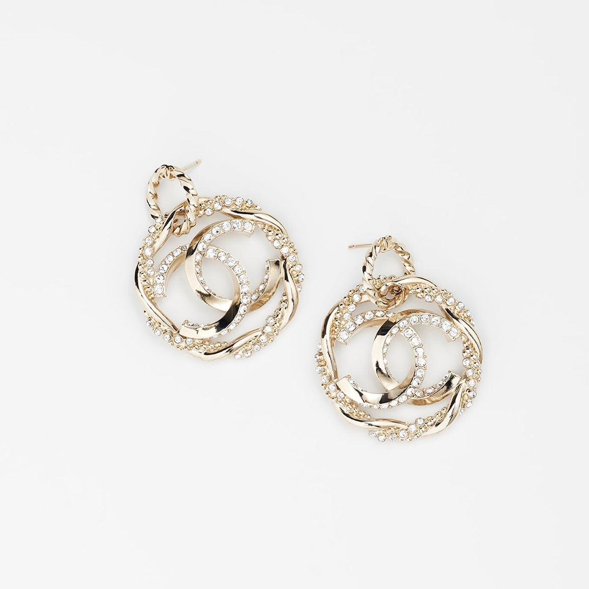 Chanel Round Diamond Earrings - 18K Yellow Gold