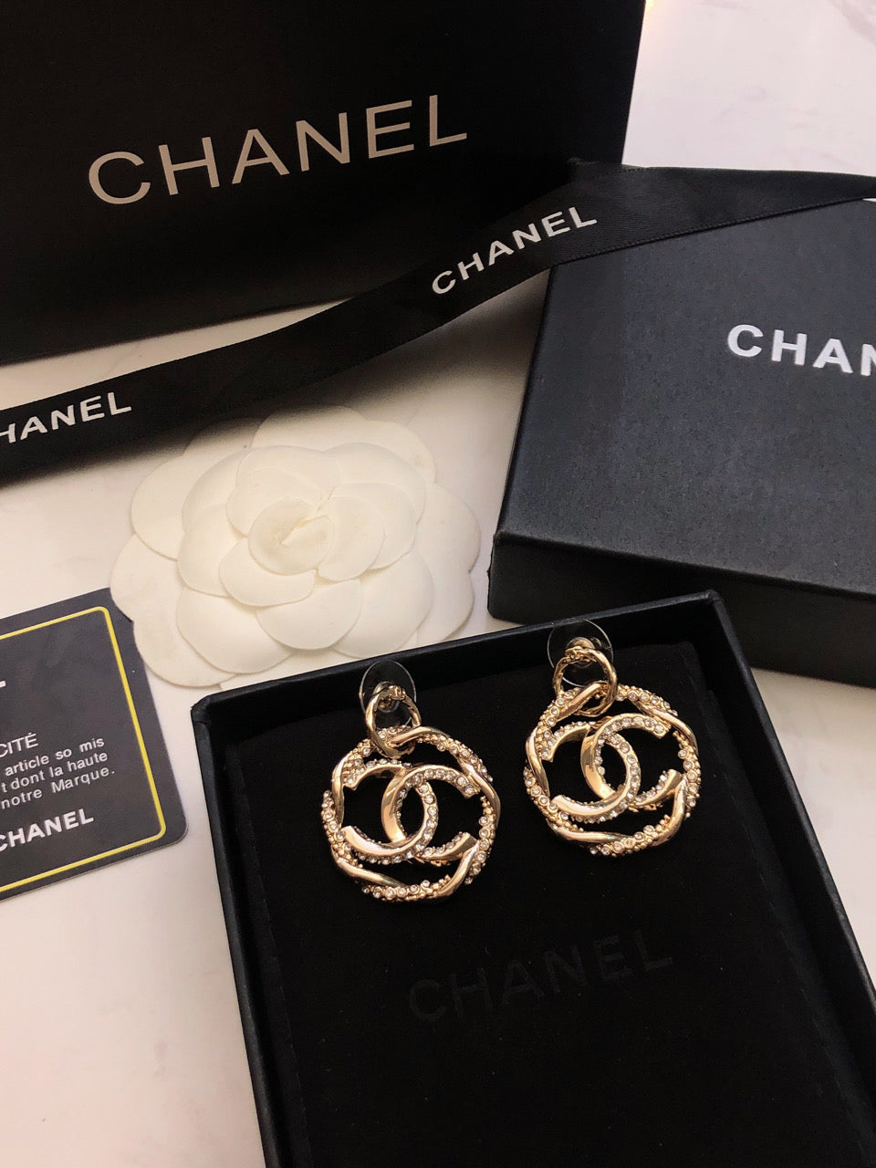 Chanel Round Diamond Earrings - 18K Yellow Gold