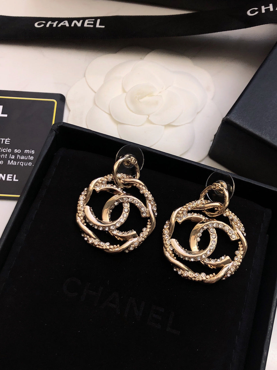 Chanel Round Diamond Earrings - 18K Yellow Gold