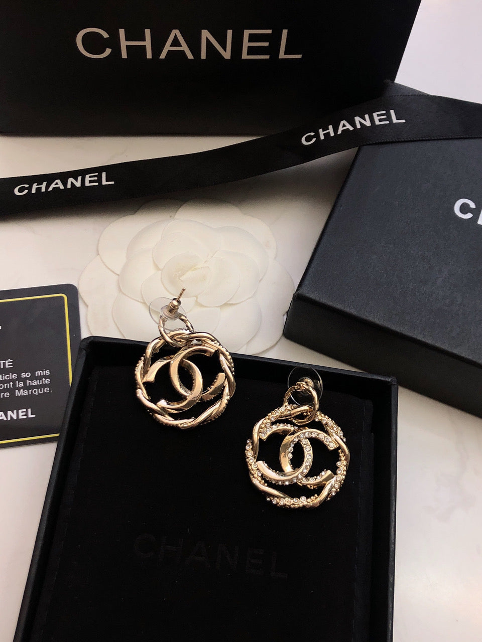 Chanel Round Diamond Earrings - 18K Yellow Gold