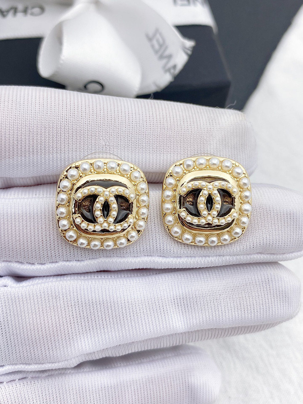 Chanel Square Crystal Earrings - 18K Yellow Gold