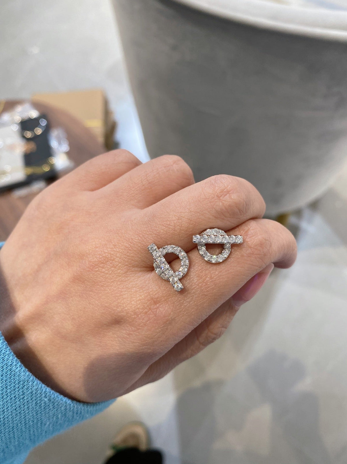 Hermes Finesse Moissanite Stud Earrings