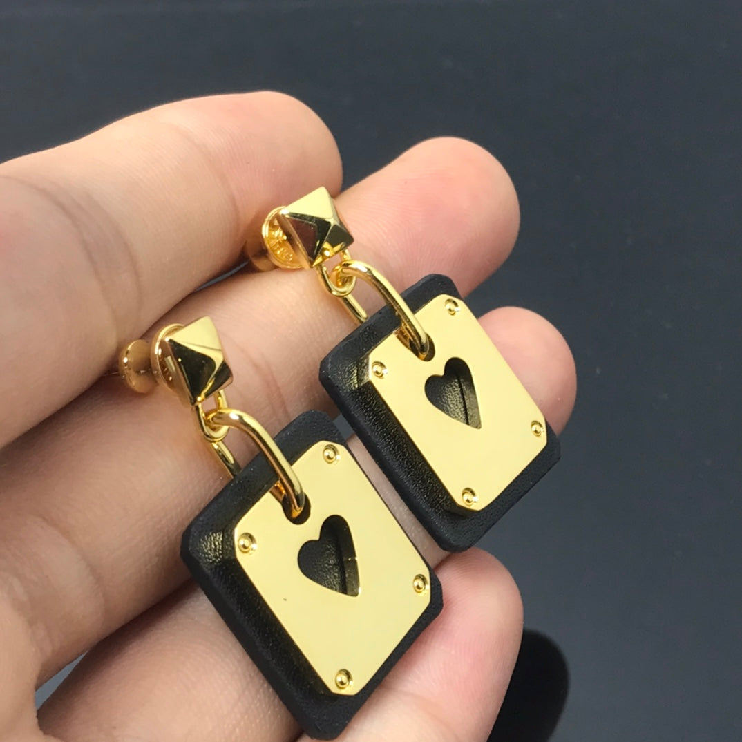 Hermes As De Celine Black Earrings