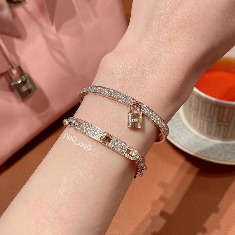 Hermes Kelly Clochette Moissanite Bracelet - 18K Yellow Gold