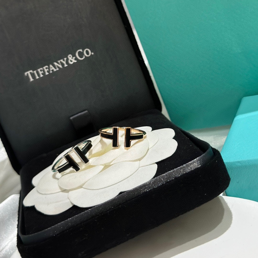 Tiffany Black Onyx Wire Ring - 18K Gold