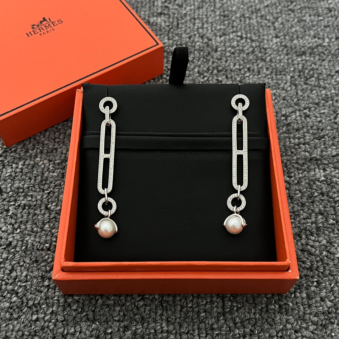 Chandra Diamond Earrings