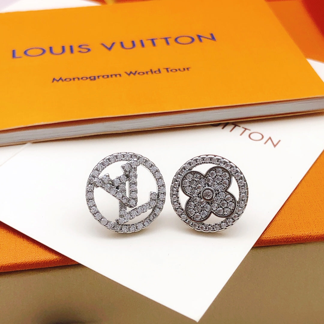Louis Vuitton Blossom Diamond Earrings - 18K Gold