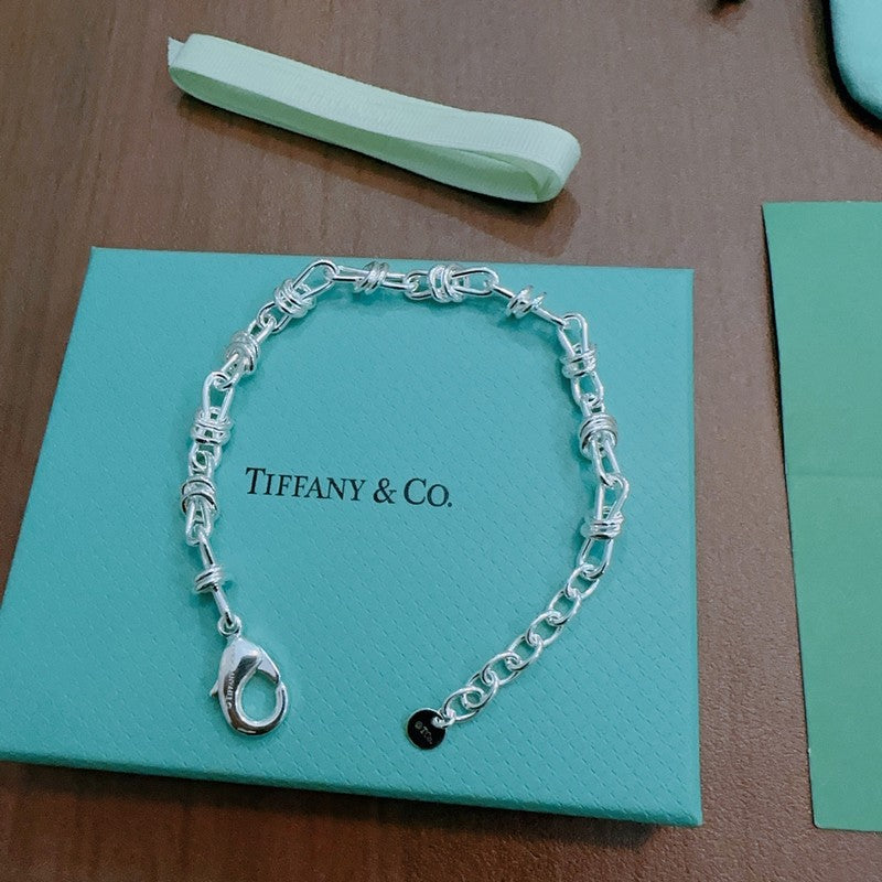 Return to Tiffany Lock Bracelet - 18K White Gold