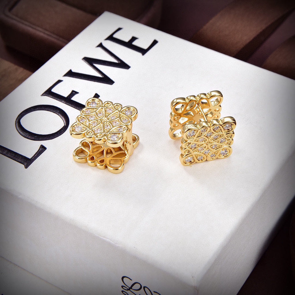 LOEWE Anagram Cube Diamond Earrings - 18K Yellow Gold