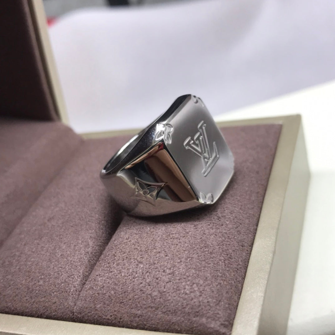 Louis Vuitton Monogram Signet Ring - 18K Gold