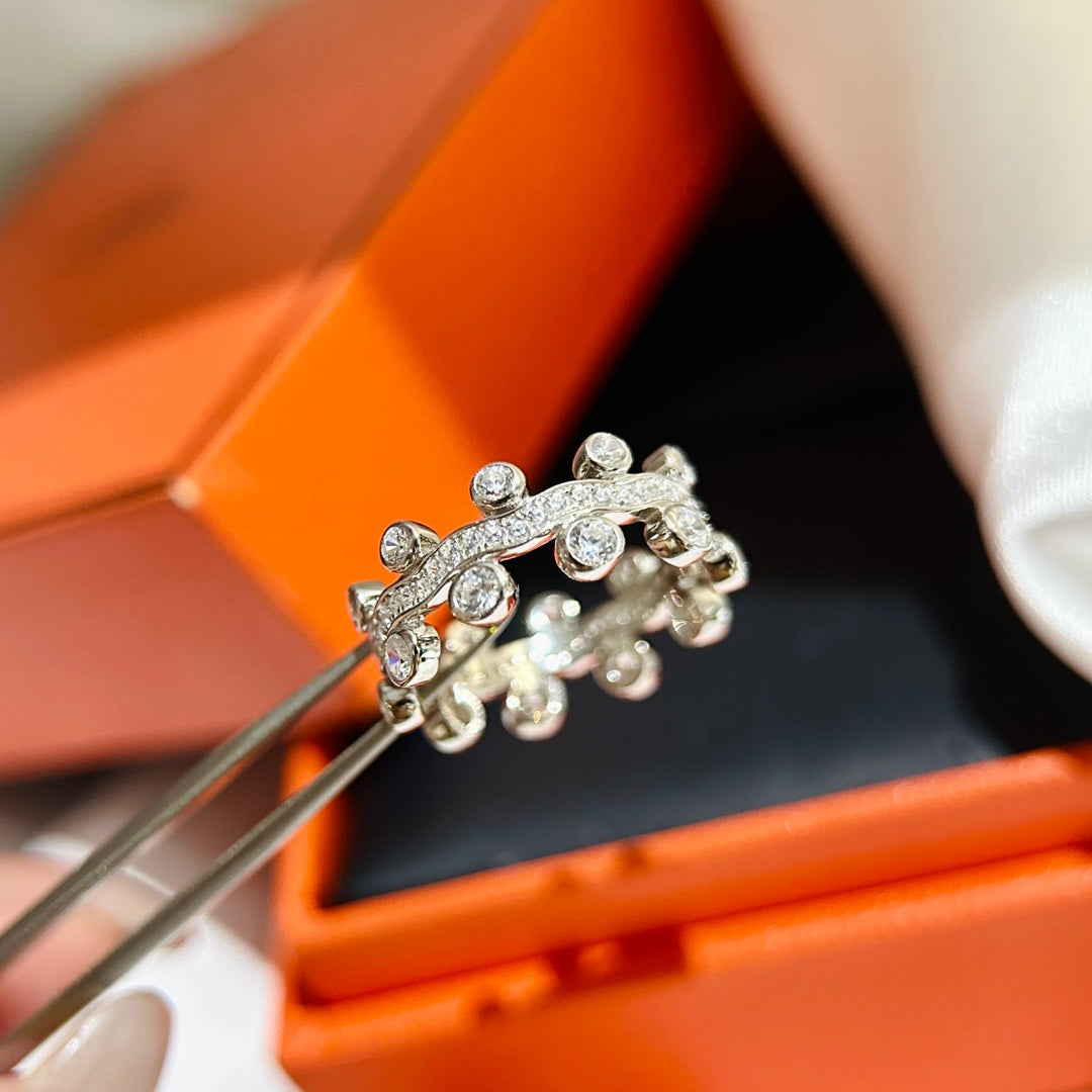 Hermes Vine Flower Dewdrops Diamond Ring - 18K White Gold