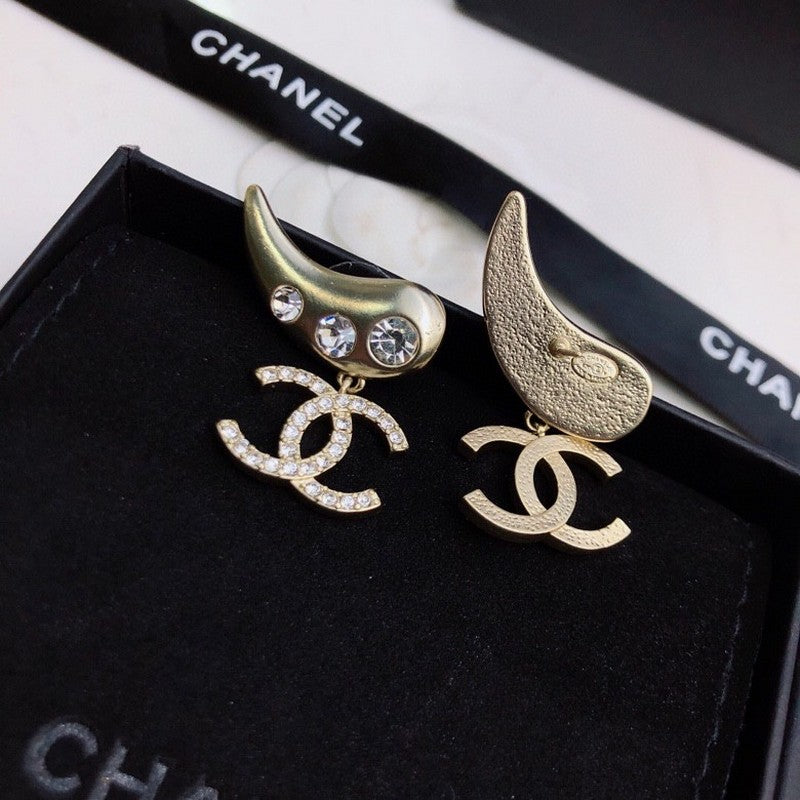 Chanel Feather Diamond Earrings - 18K Yellow Gold
