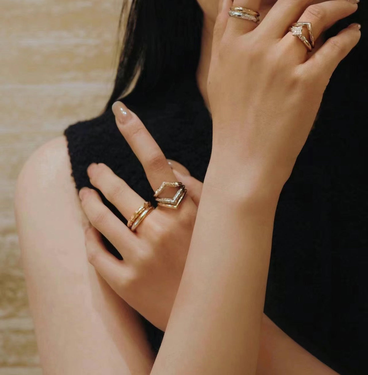 Louis Vuitton V Diamond Ring - 18K White Gold