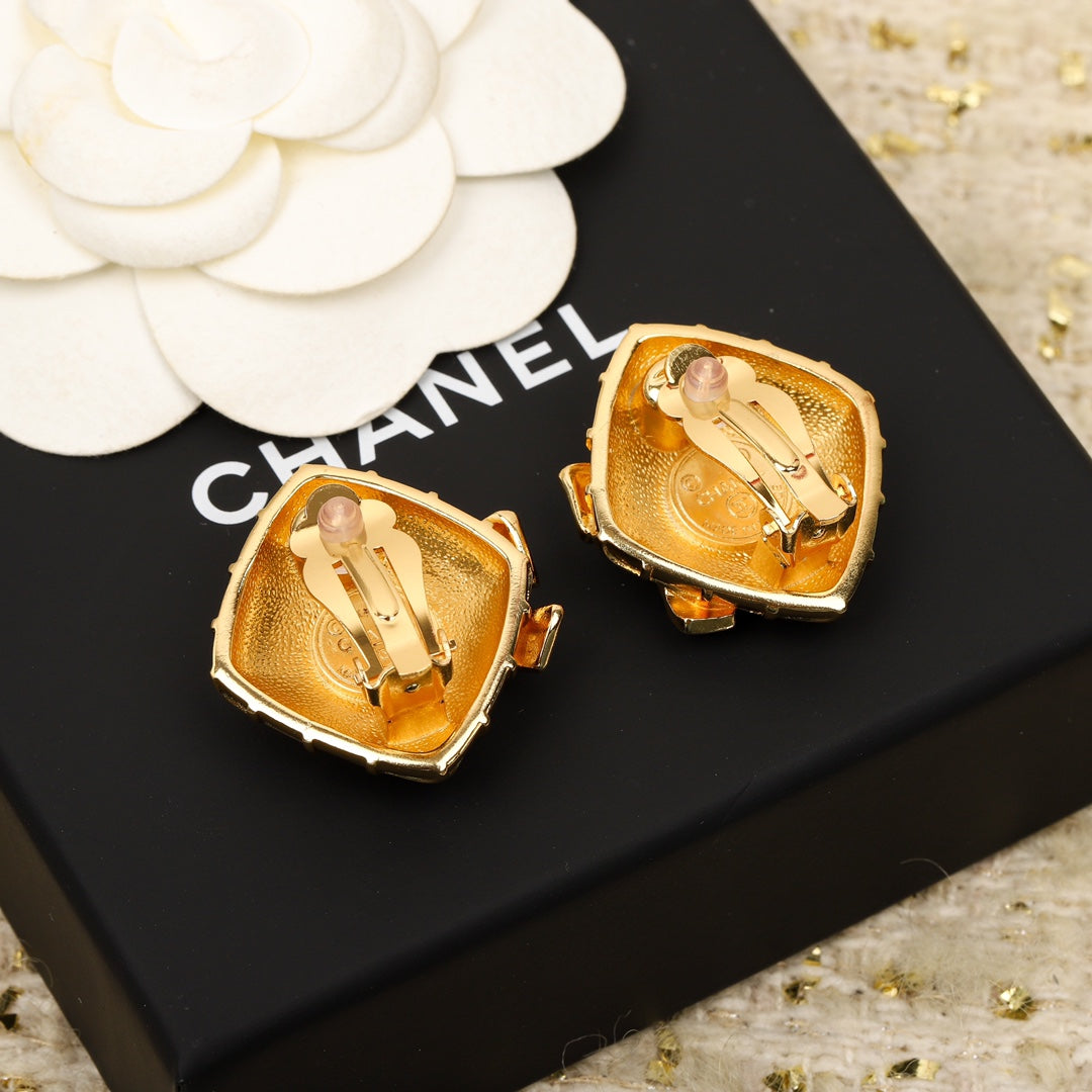 Chanel Vintage Earrings - 18K Yellow Gold