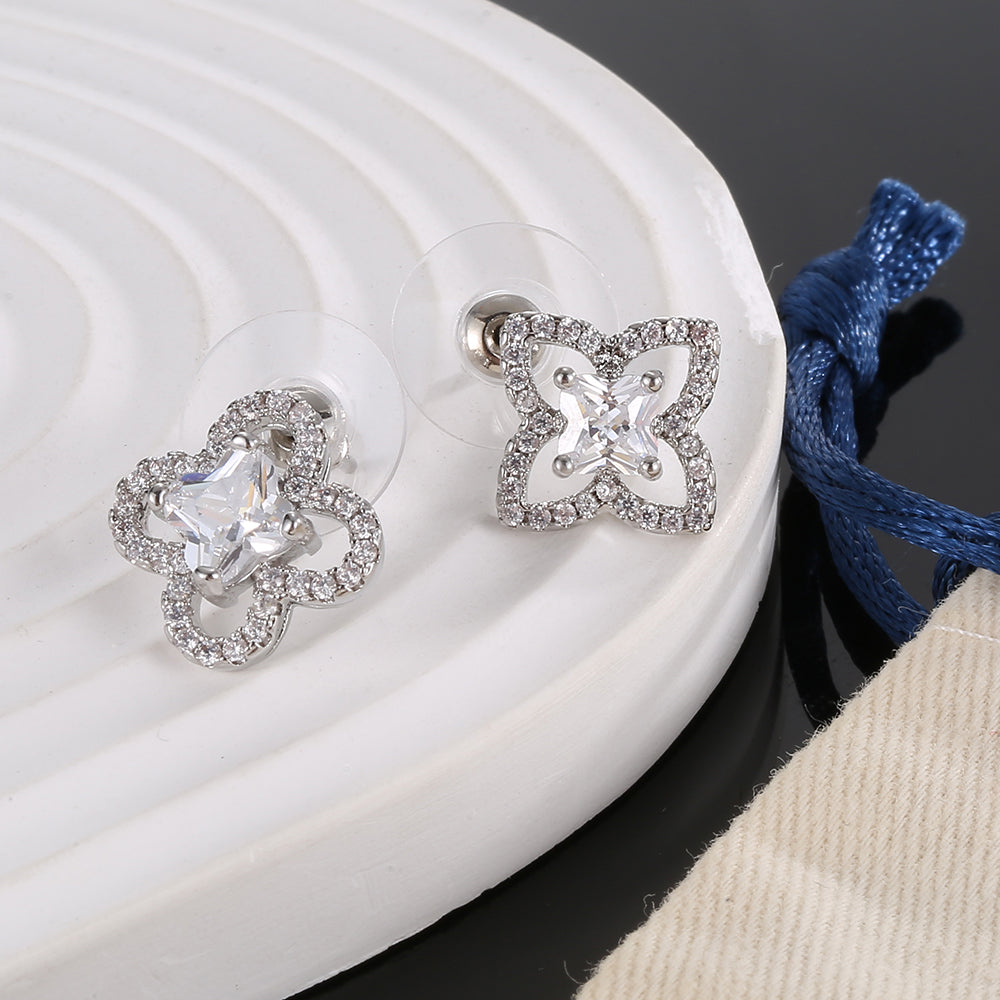 Louis Vuitton Blossom Earrings - 18K White Gold