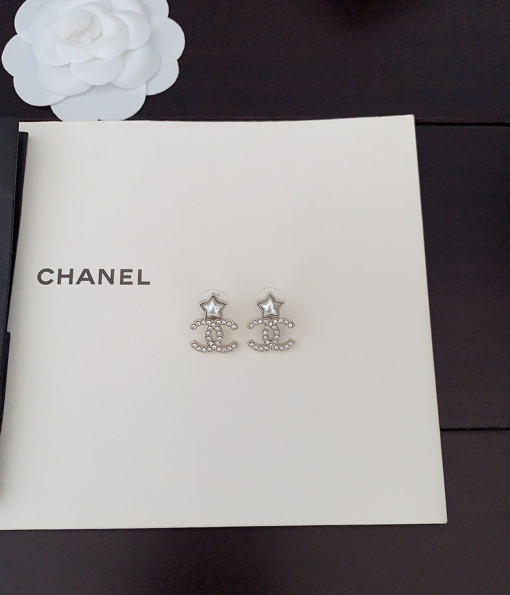 Chanel Star Crystal Earrings - 18K Yellow Gold