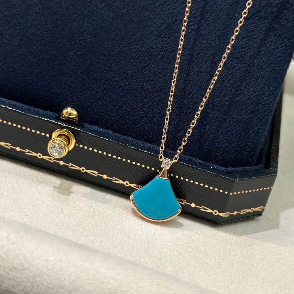 Bvlgari Dream Turquoise Pendant Necklace - 18K Gold