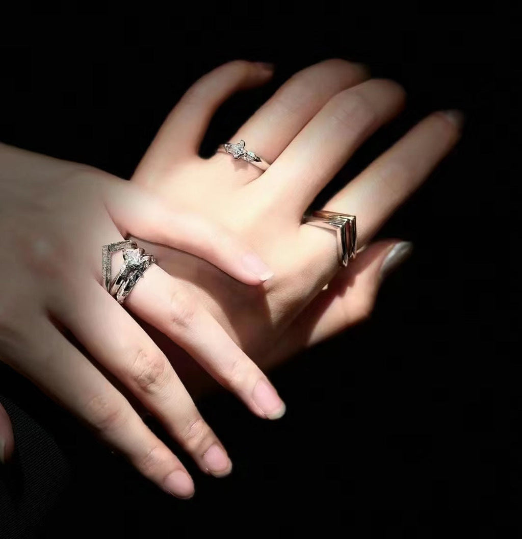 Louis Vuitton V Diamond Ring - 18K White Gold