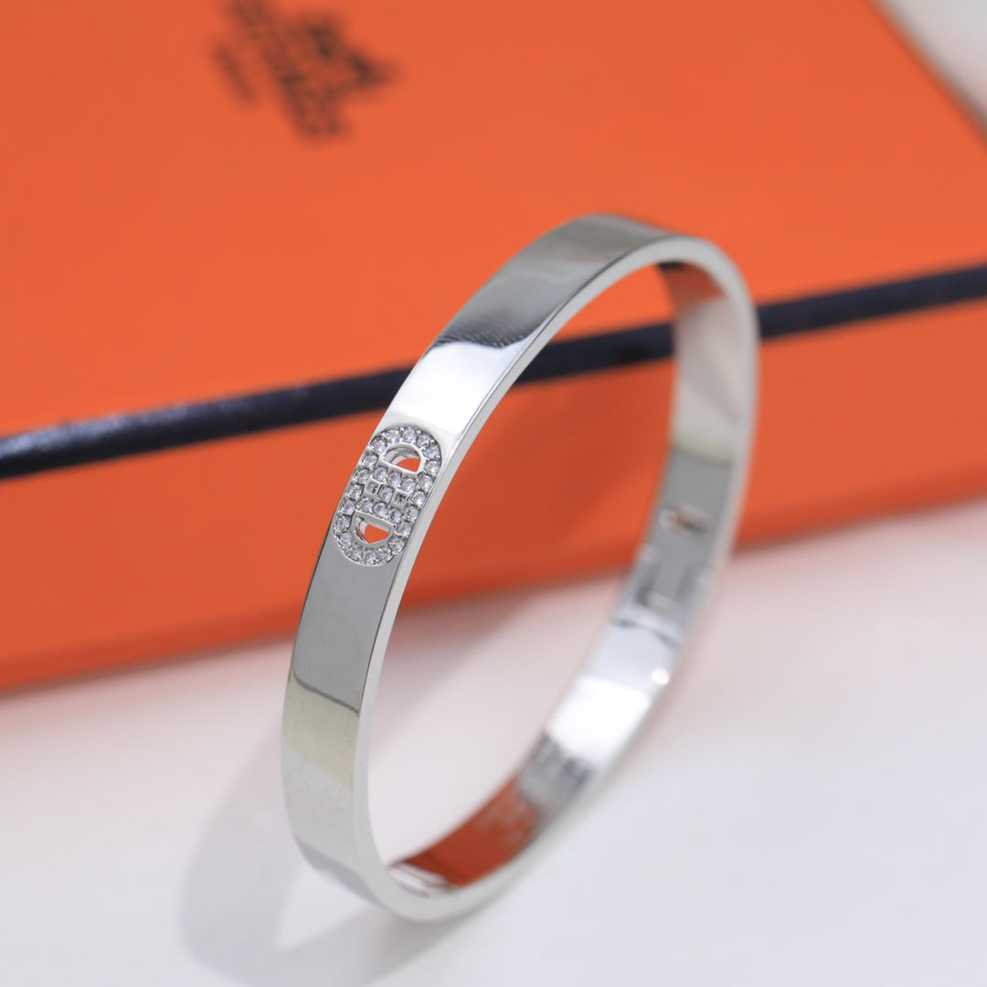 Hermes Diamond Bracelet - 18K Gold