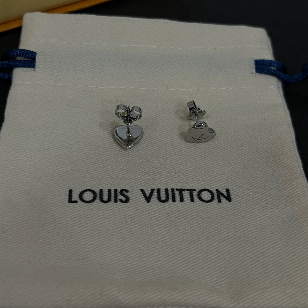 Louis Vuitton Heart Earrings - 18K Gold