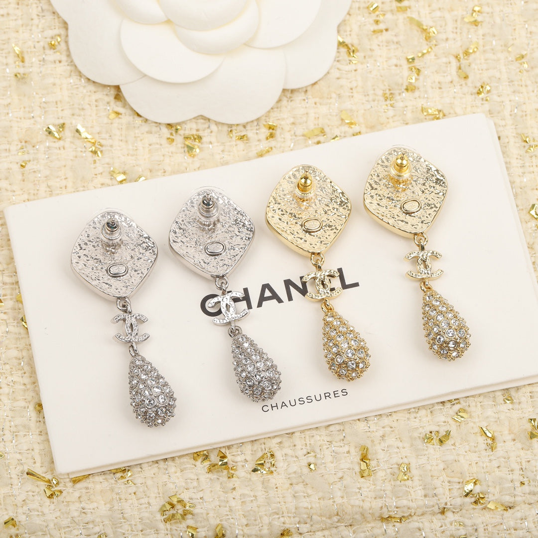 Chanel Cross Rhombus Earrings - 18K Gold