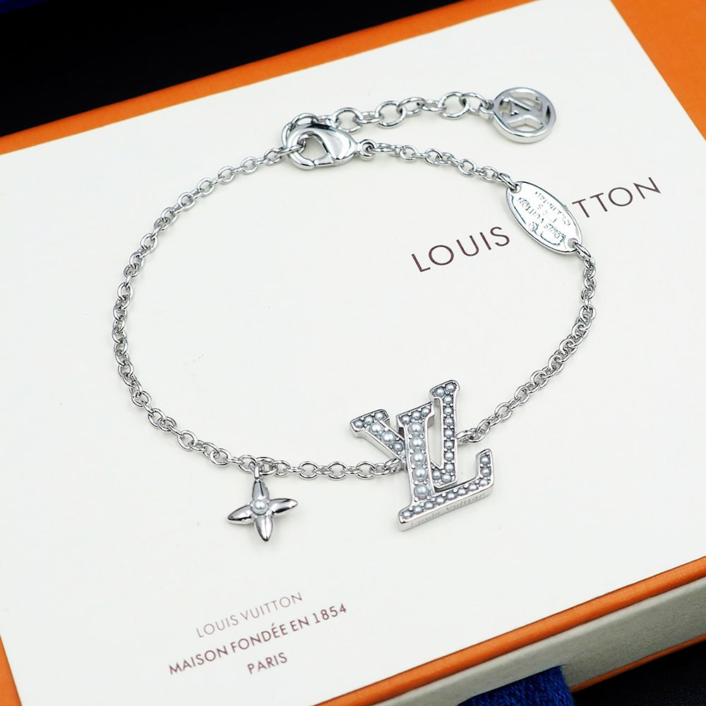Louis Vuitton Iconic Pearl Bracelet