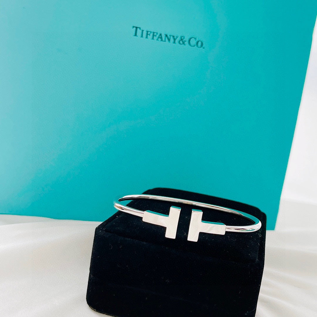 Tiffany Wire Bracelet - 18K Gold