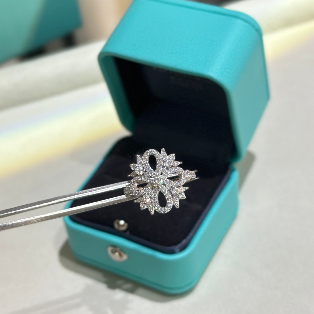Tiffany Vintage Flower Ring - 18K White Gold