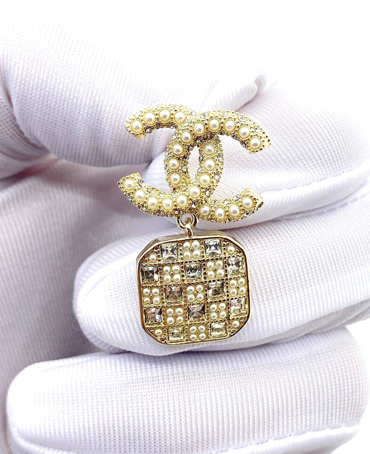 Chanel Diamonds Drop Earrings - 18K Yellow Gold