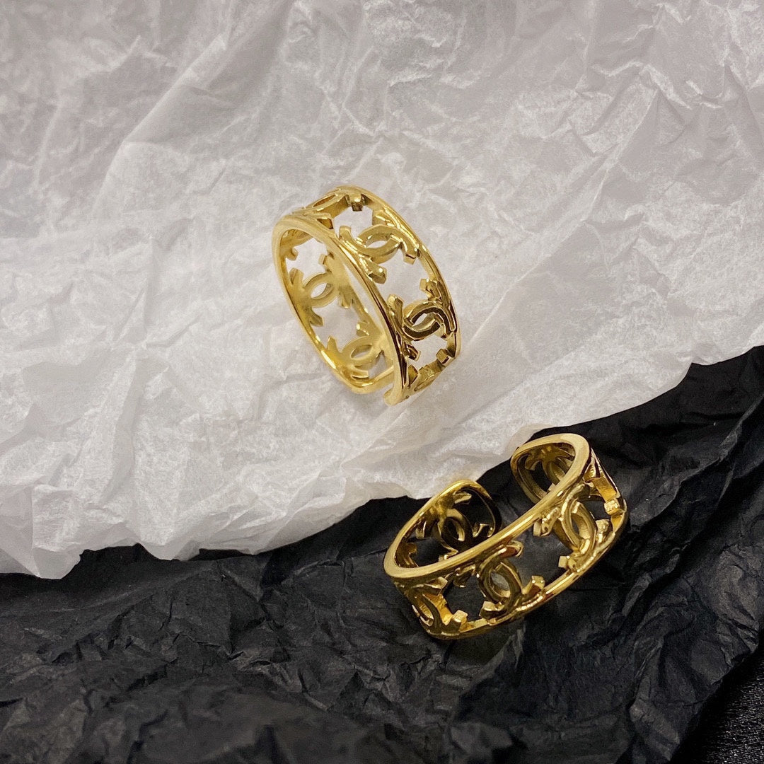 Chanel Vintage Openwork Ring - 18K Yellow Gold