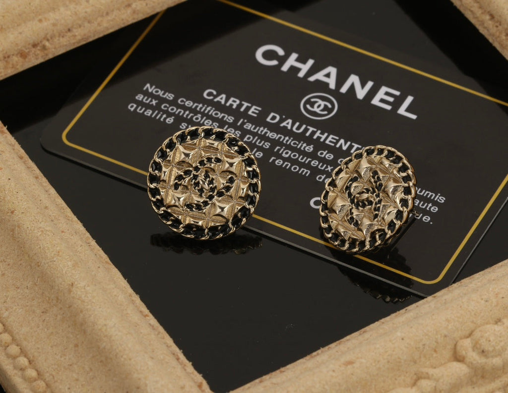 Chanel Diamond Round Earrings - 18K Yellow Gold