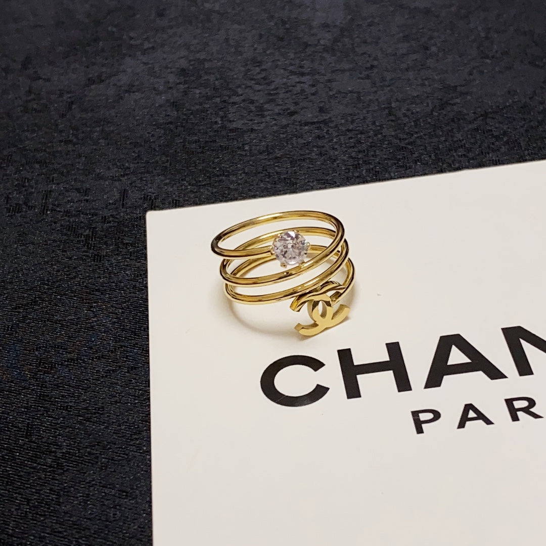 Chanel Vintage Pearl Ring - 18K Yellow Gold