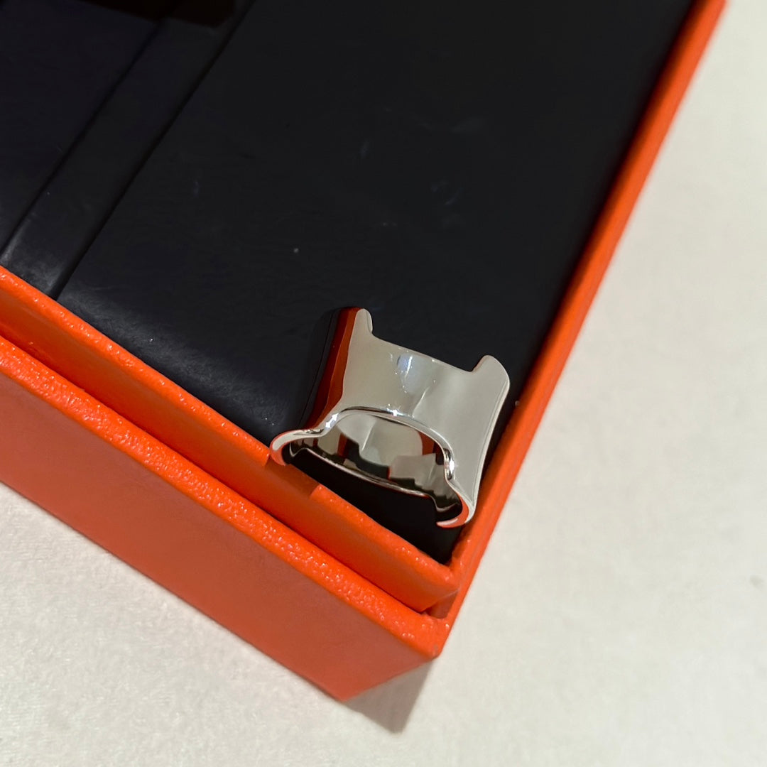 Hermes Amazone Large Ring - 18K White Gold