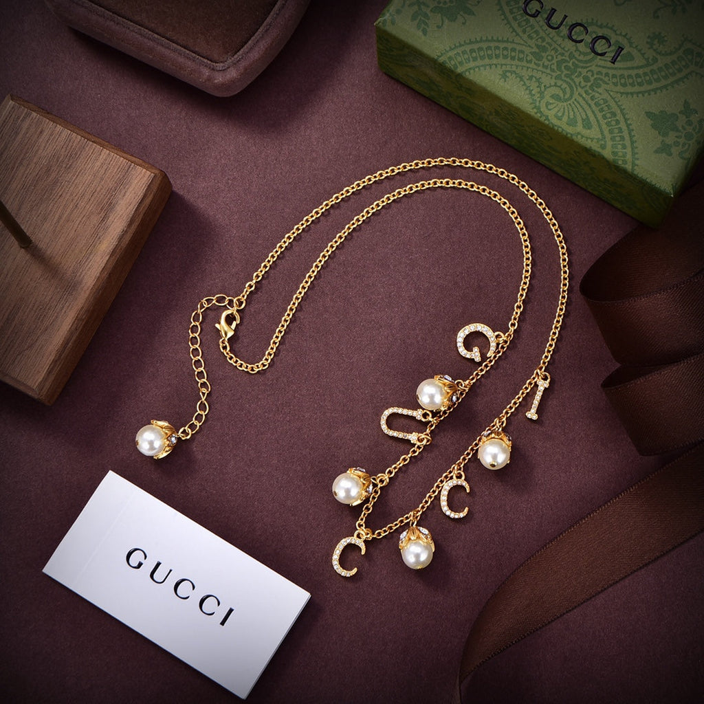 Gucci Double G Logo Plaque Embellished Pearl Necklace