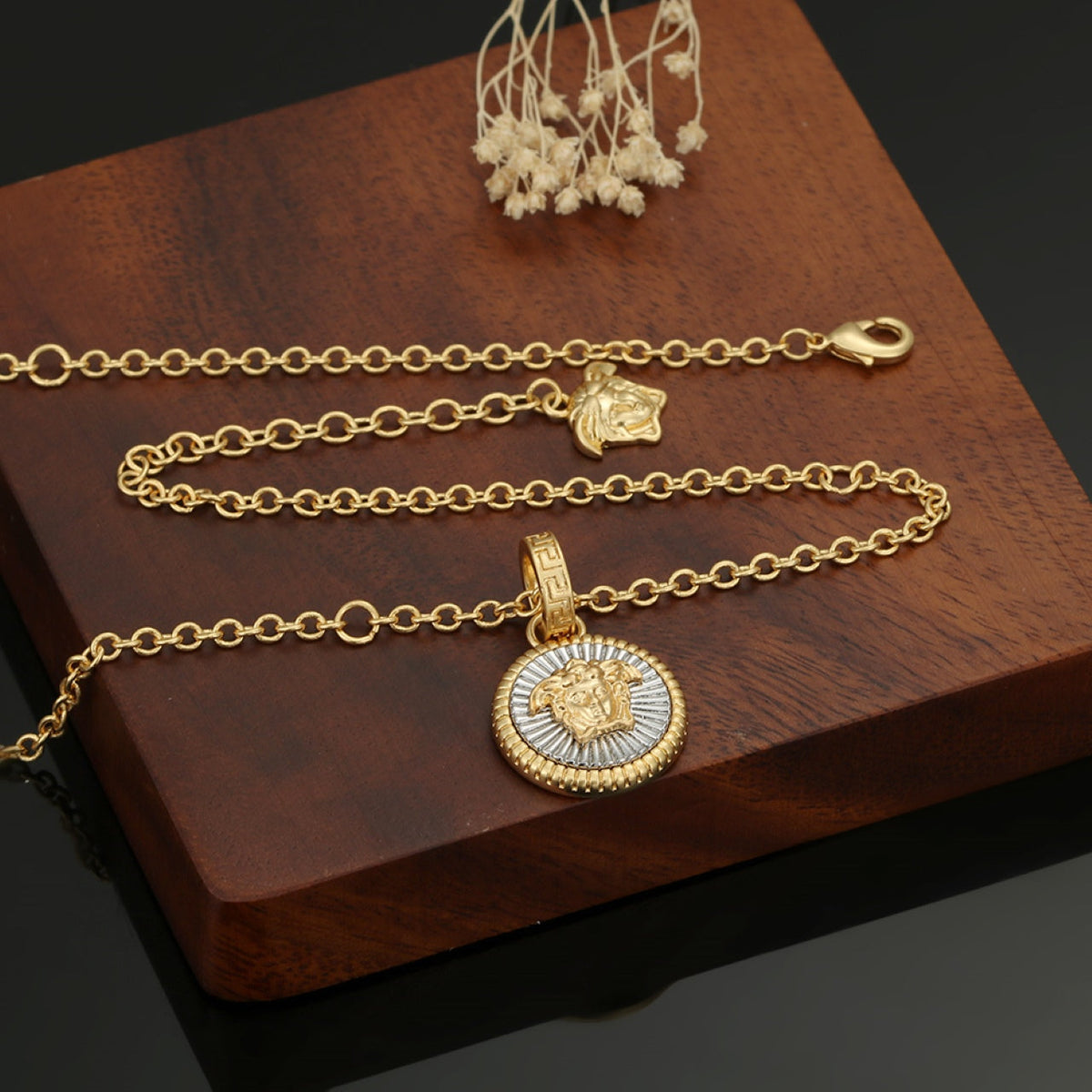 Classic Necklace
