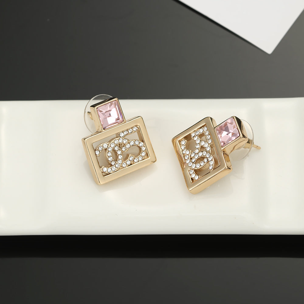 Chanel Square Diamond Earrings - 18K Yellow Gold