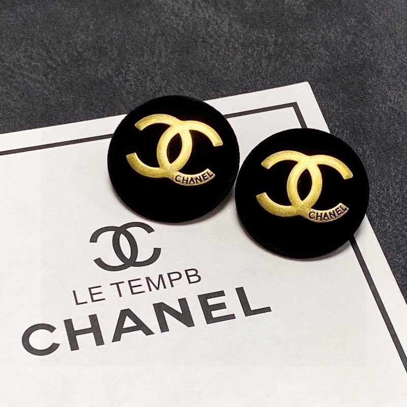 Chanel Black Earrings - 2.8 cm Height - 18K Yellow Gold