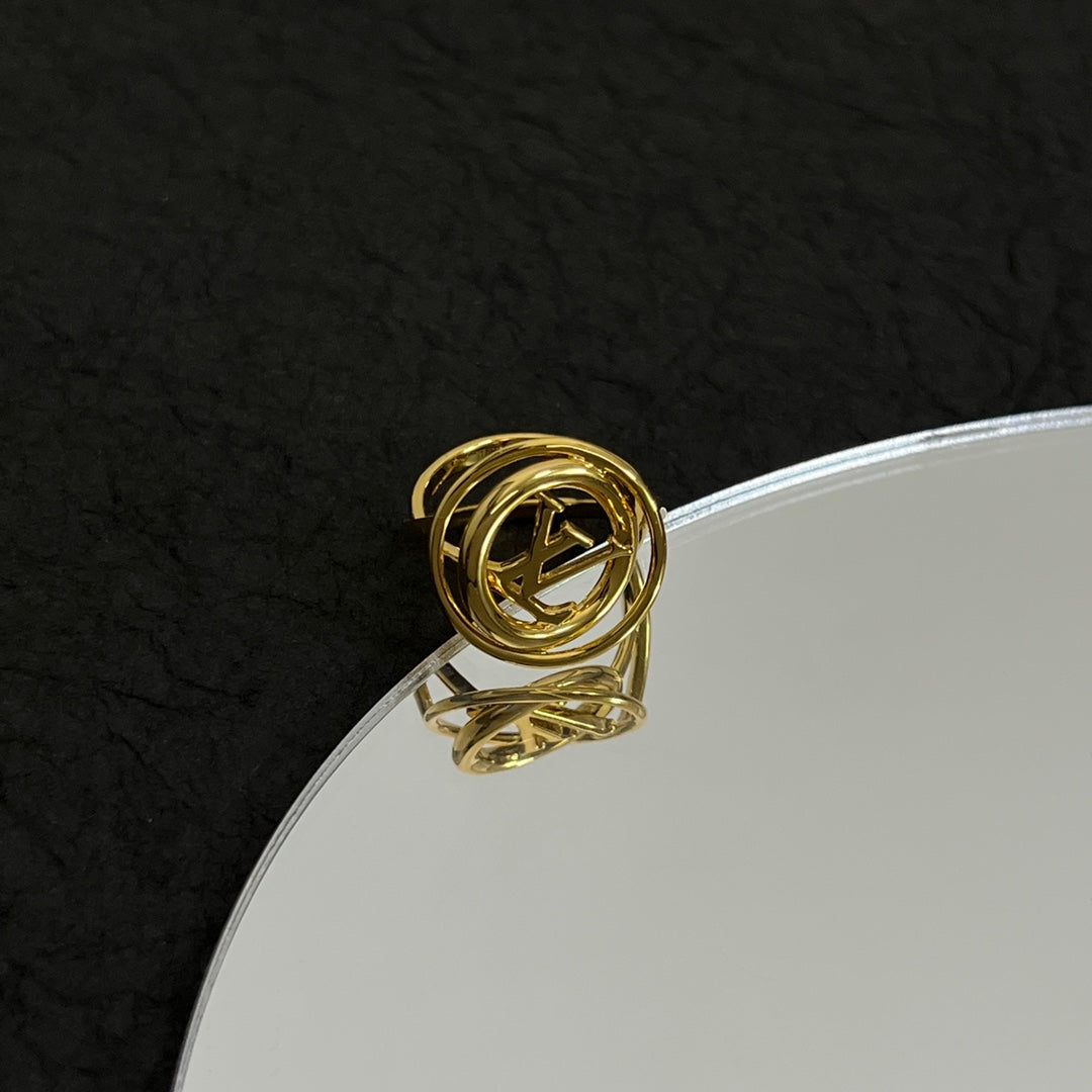 Louis Vuitton Stellar Ring - 18K Gold