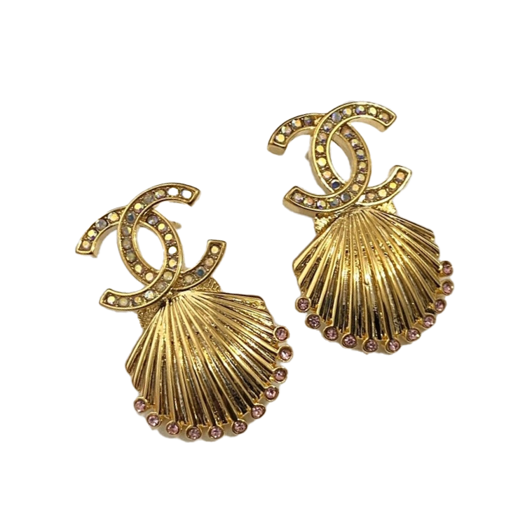 Chanel Shell Pendant Earrings - 18K Yellow Gold