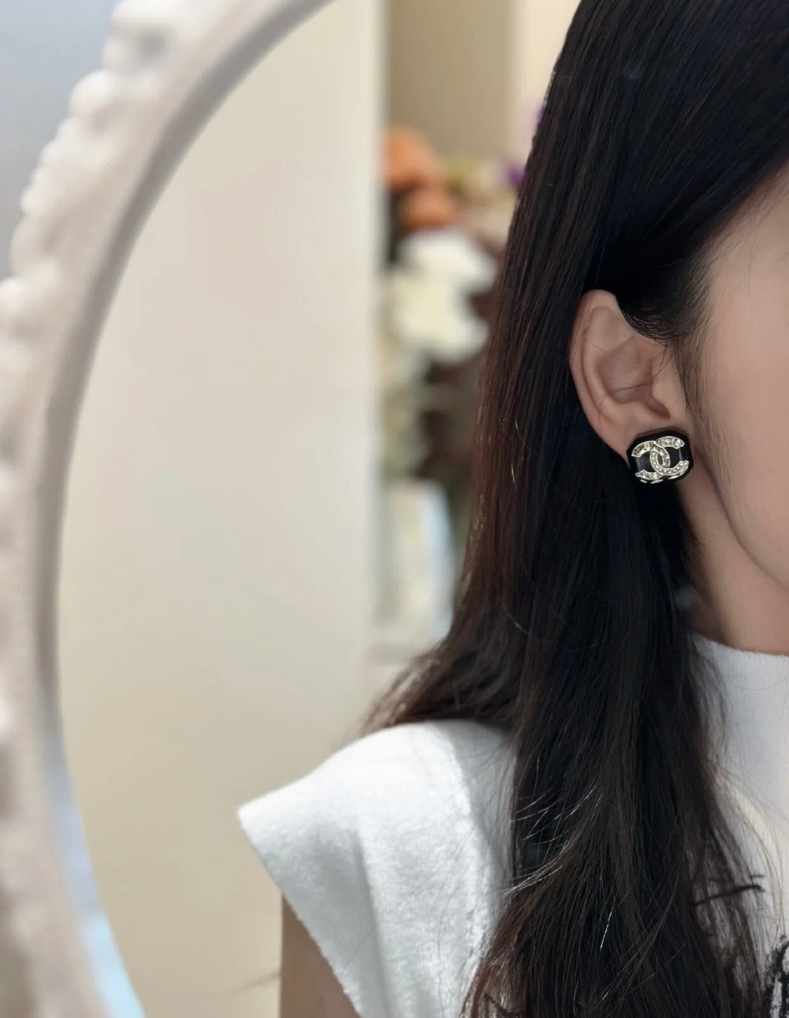 Chanel Resin Earrings - 18K Yellow Gold
