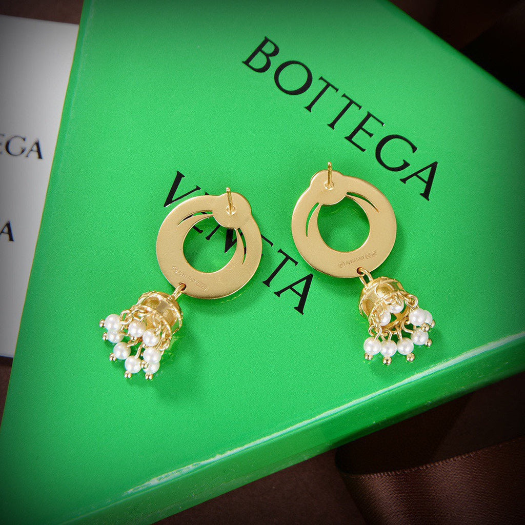 Bvlgari Circle Diamond Earrings - 18K Yellow Gold